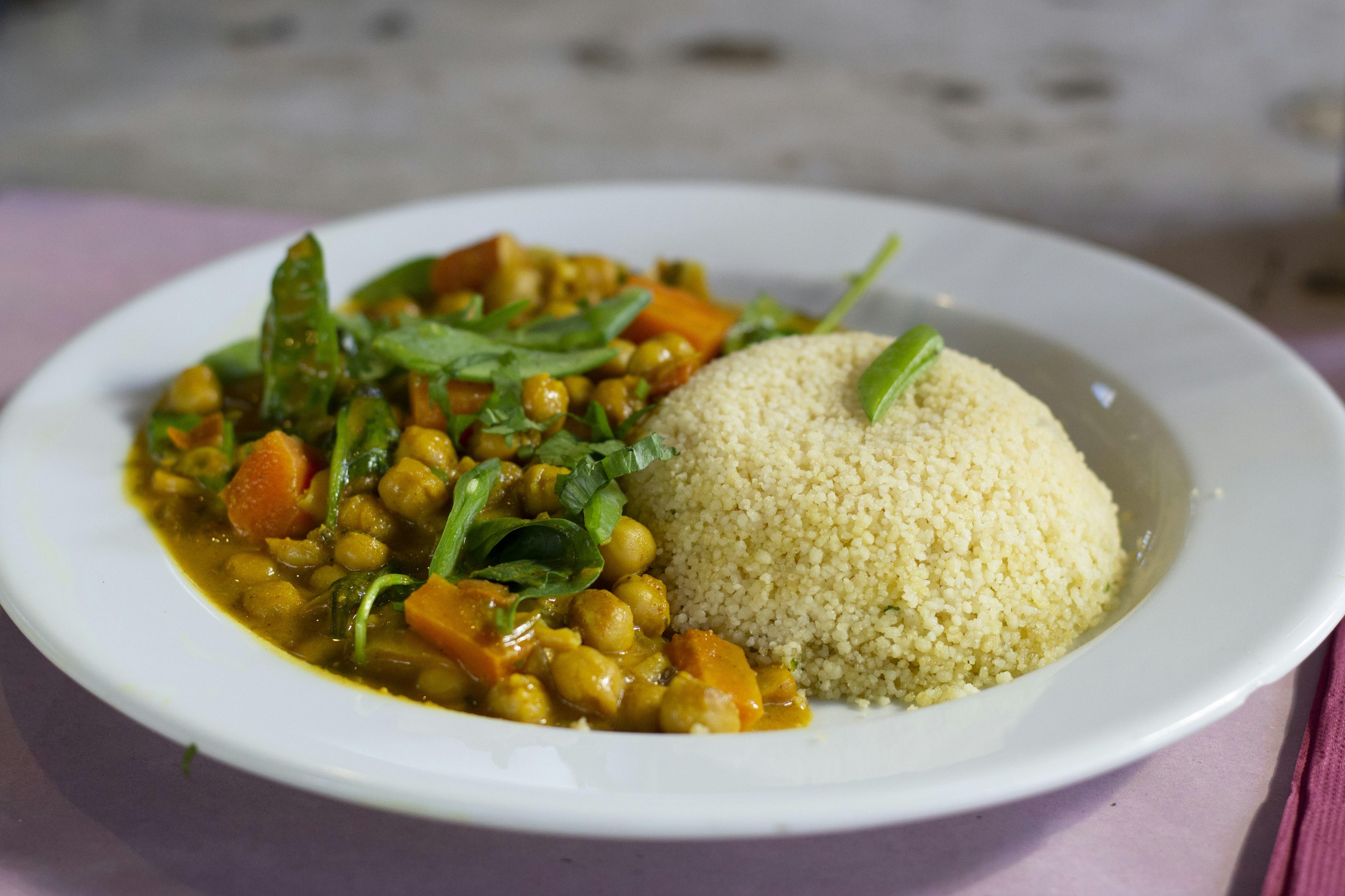 Selecting the Perfect Chickpeas and Spinach for Optimal Flavor